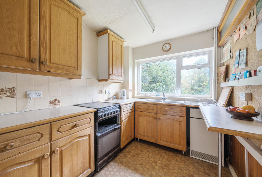 1363624-7-68ee279...