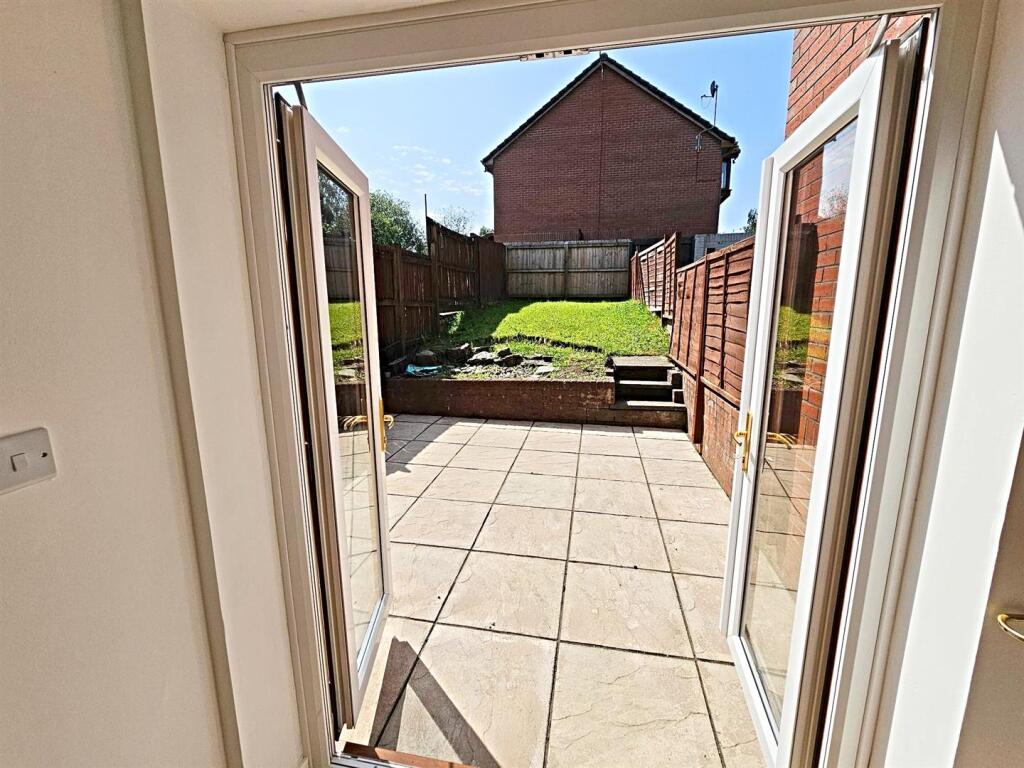 Garden &amp; Parking