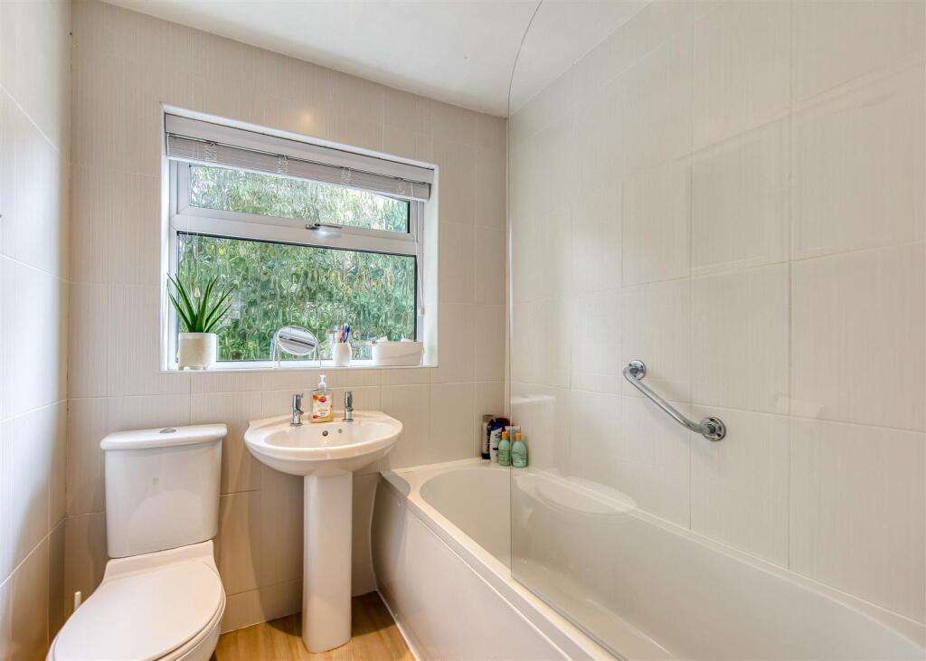 10 Belvide Gardens-04.jpg