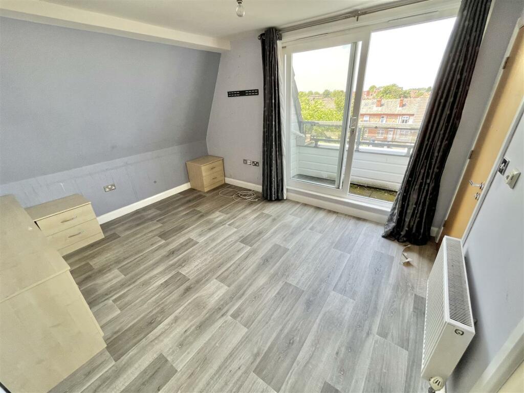 Bedroom 1 .jpg