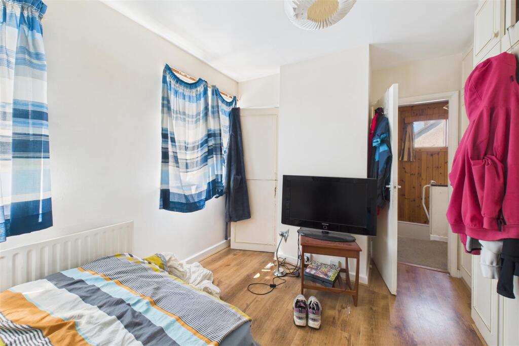 44 Hillcrest Road, Nailsea, North Somerset BS48 2J