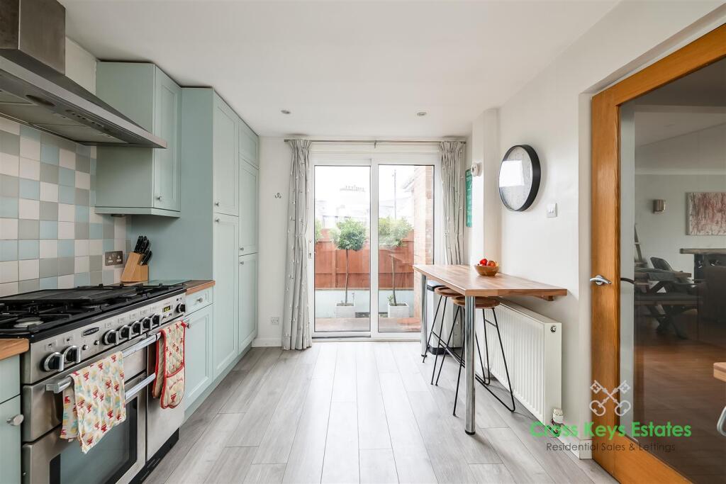 Kitchen/Breakfast Room