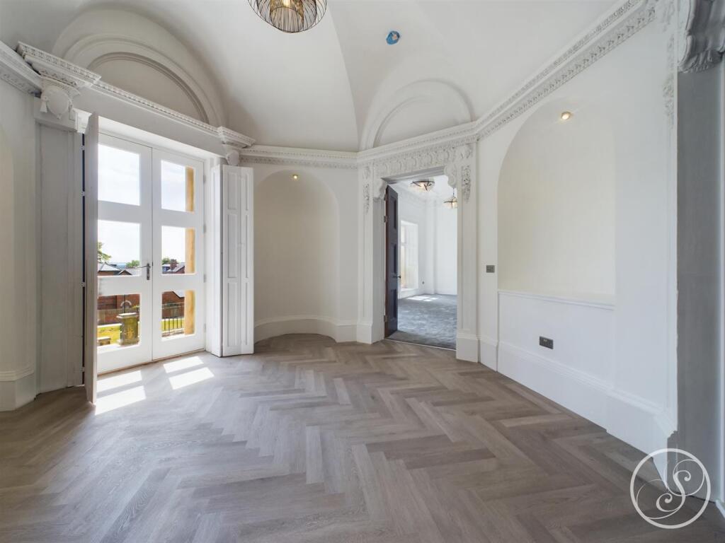 Entrance Hall / Study