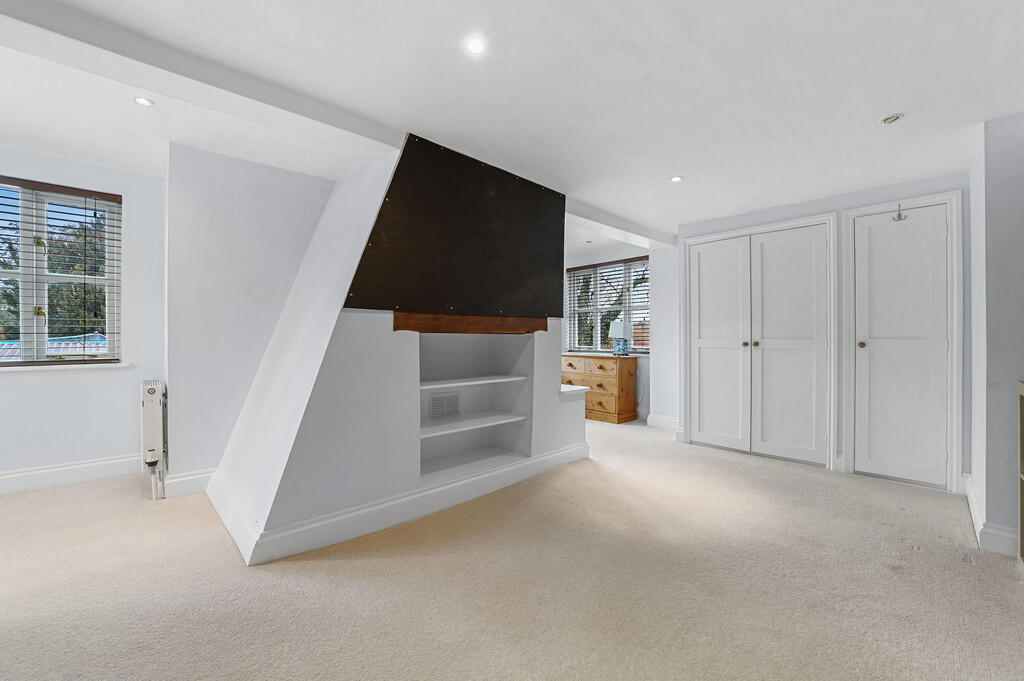 PT-TV-HawksmillHo...