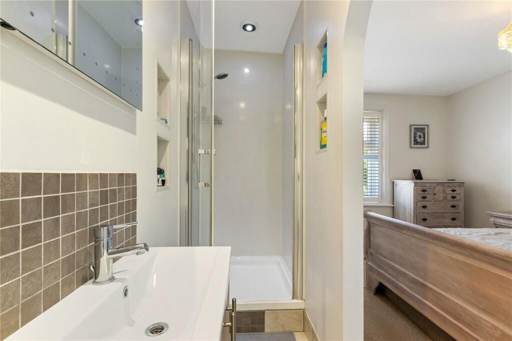 Ensuite