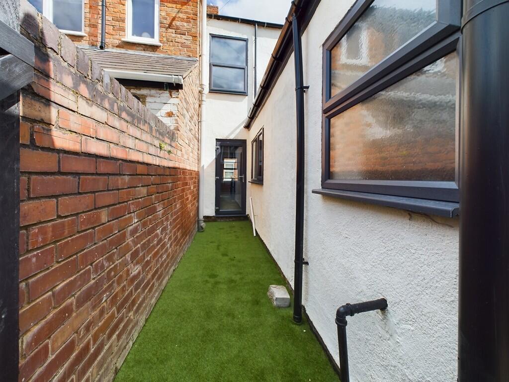 CAM02854G0-PR0135...