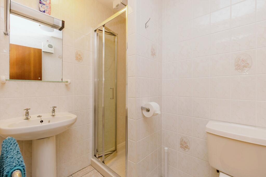 Shower/Cloakroom