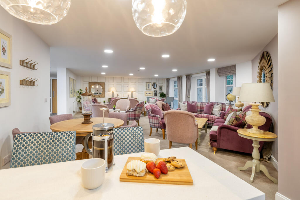 Wisteria Place Homeowners Lounge