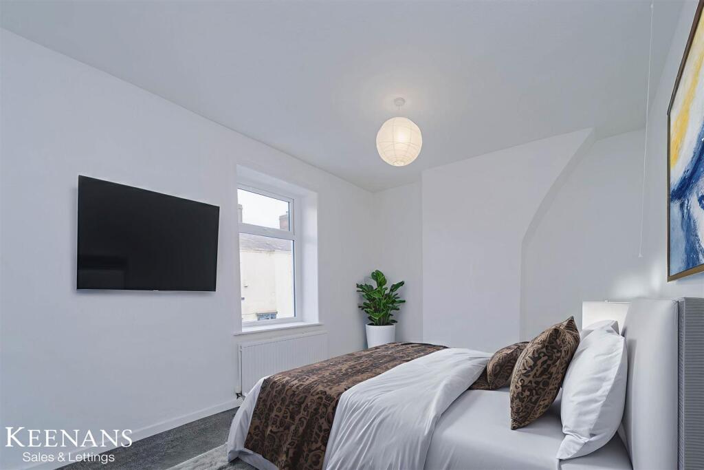 DSC00043 - Bedroom - Standard - 5.jpg