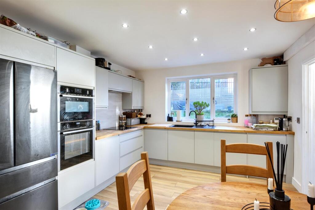 Kitchen_4.jpeg