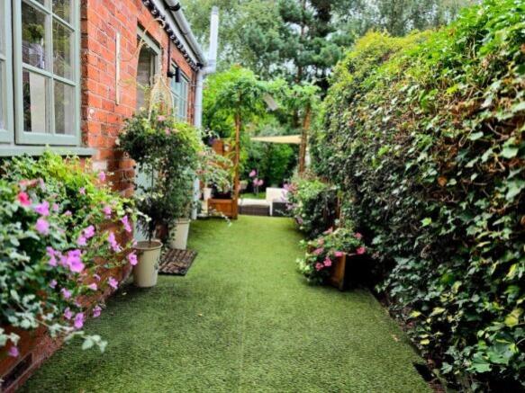 Garden - Wisteria Cottage Marsh Lane Charlotte Tho