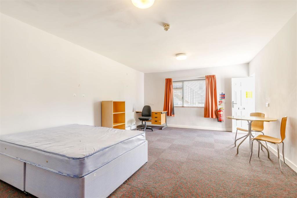 8508862-interior08.jpg
