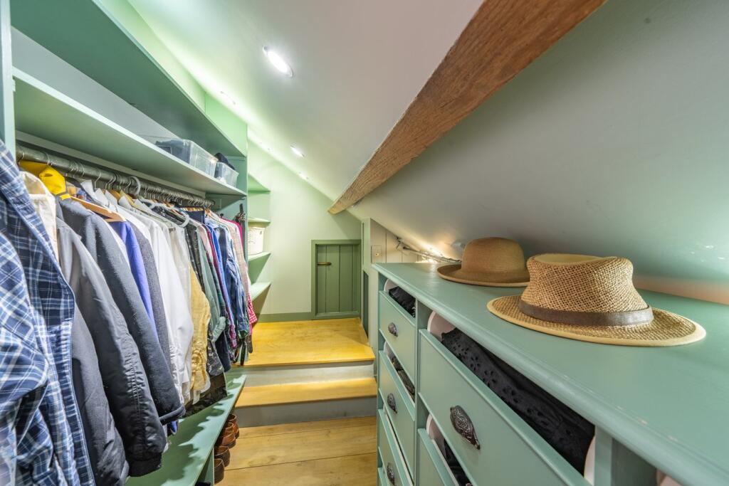 Walk in Wardrobe