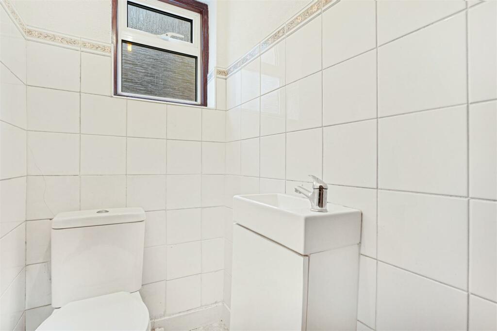 Separate WC.jpg