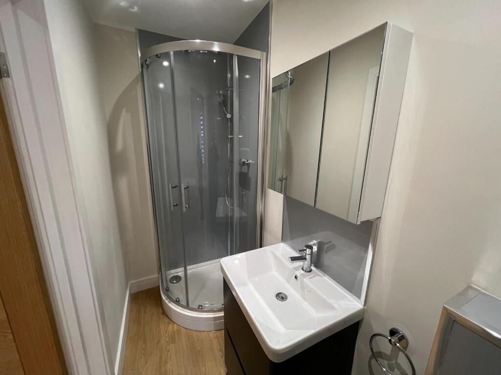 Shower Room 2.jpeg