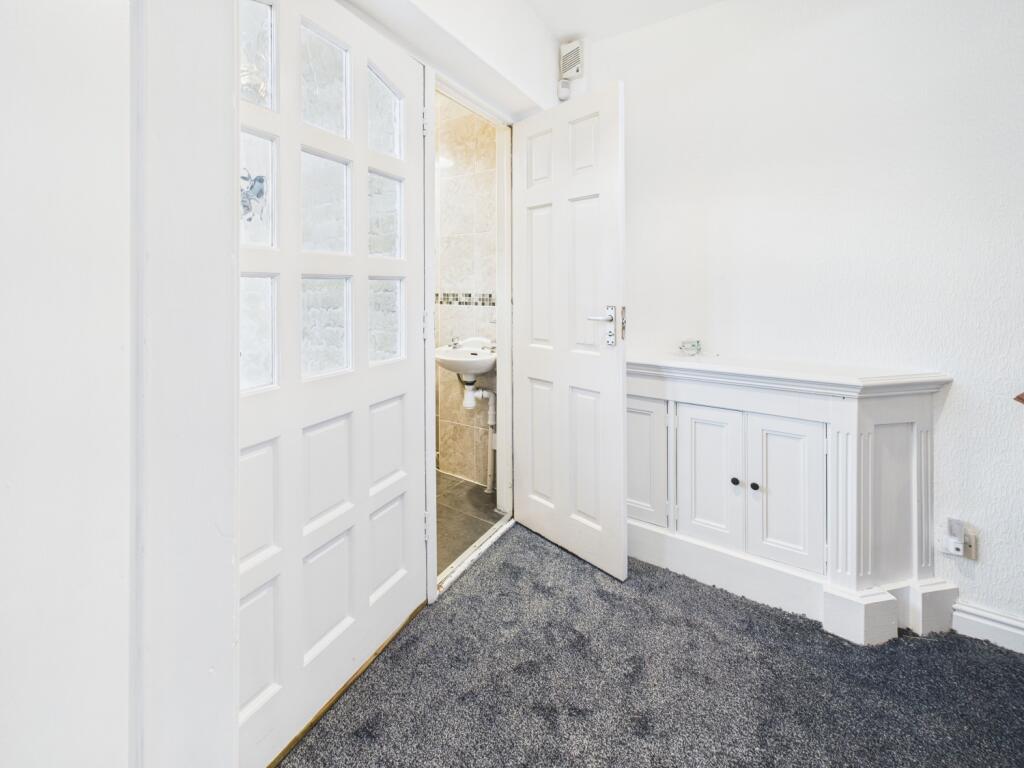 CAM02093G0-PR0068-STILL004