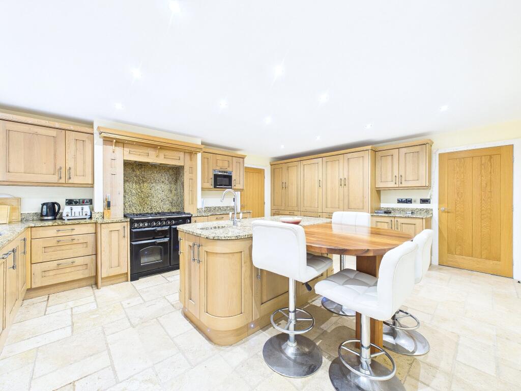 Breakfasting Kitchen