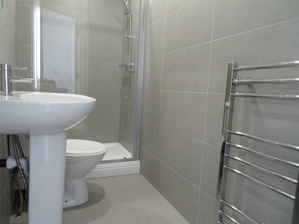 35 Lawson Shower.JPG