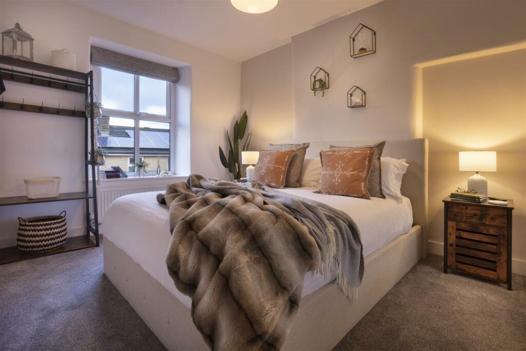 Master Bedroom - 01 copy.jpg