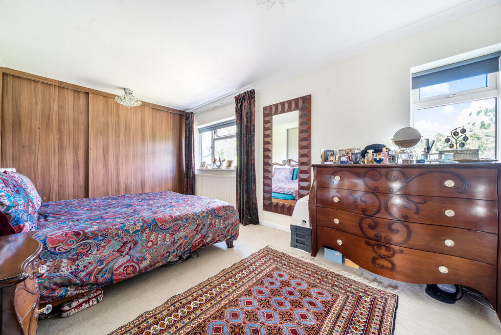 1299911-12-683805...