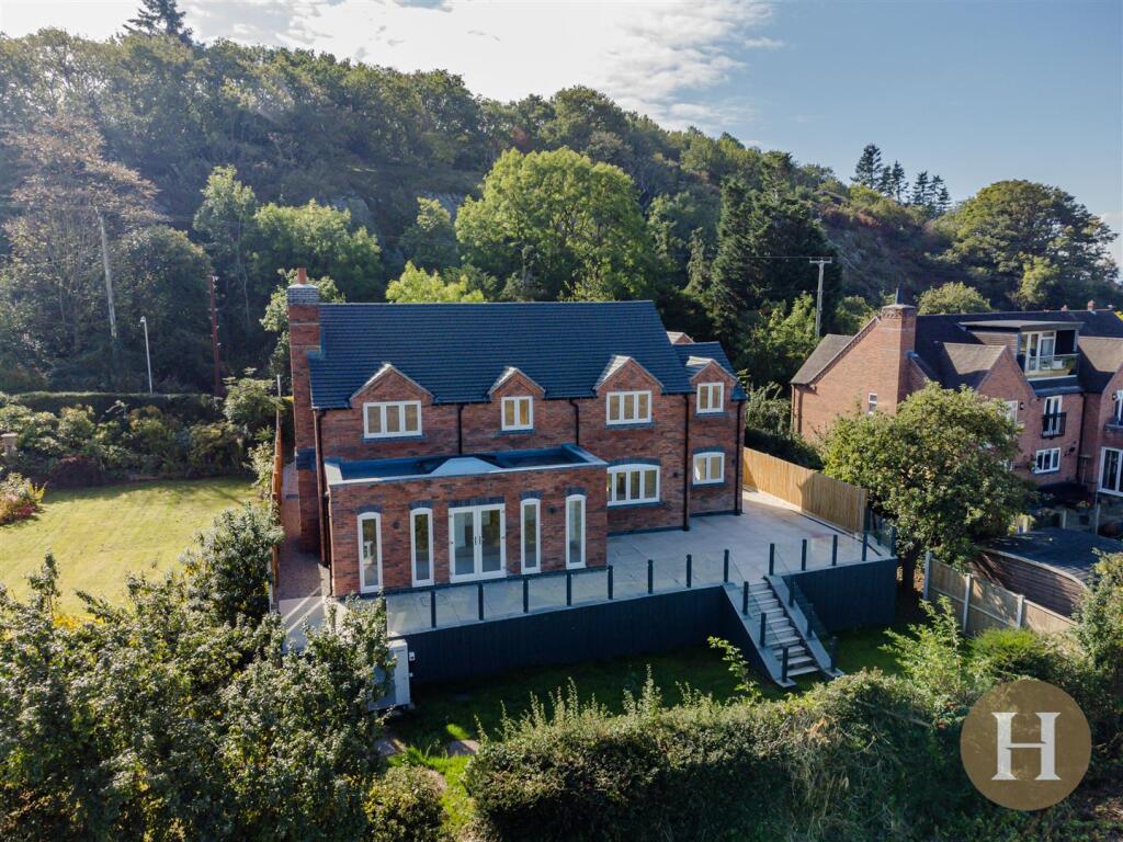 Hadleigh Estate Agents-74.jpg