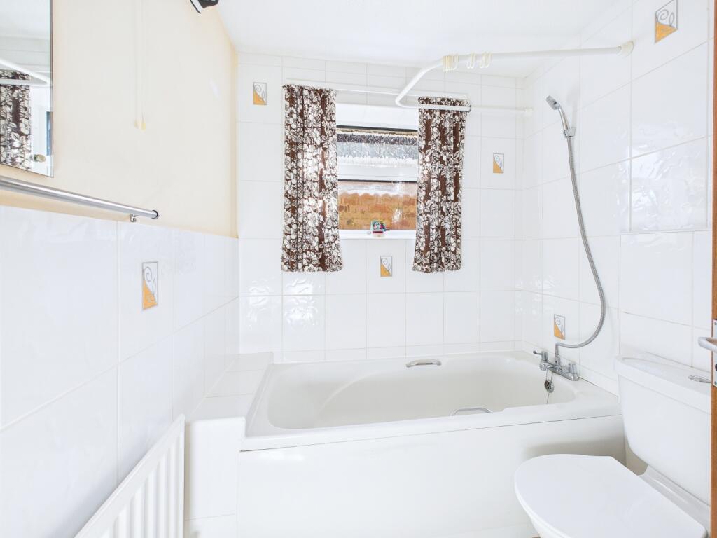 CAM01338G0-PR0137-STILL003