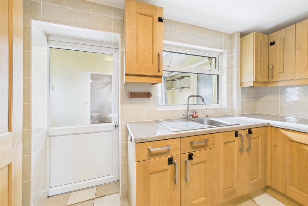 26 Quarry Mead, Alveston, Near Thornbury, South Gl
