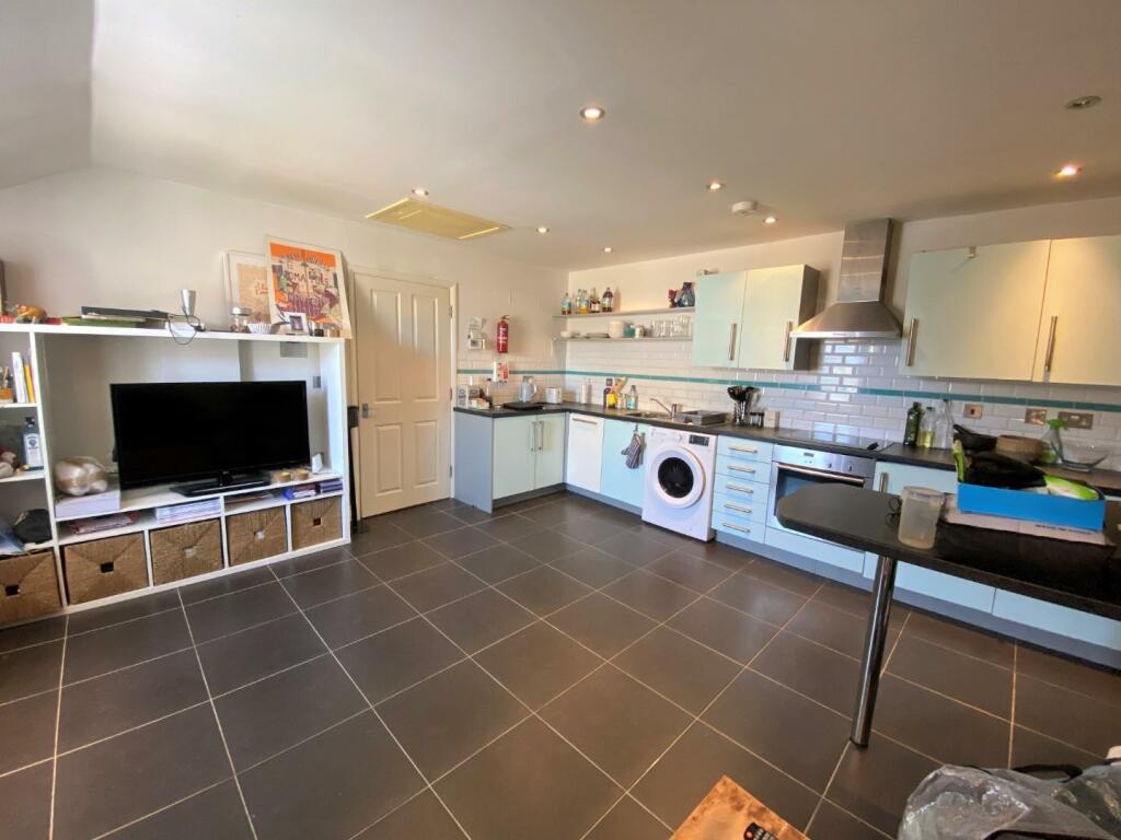 Kitchen, lounge, diner