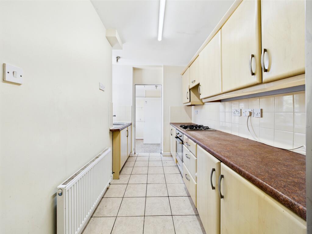 CAM05192G0-PR0059-STILL006