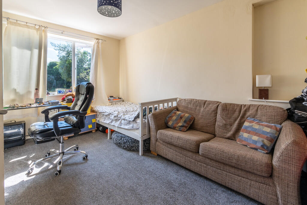 25 Oakleigh Road-...