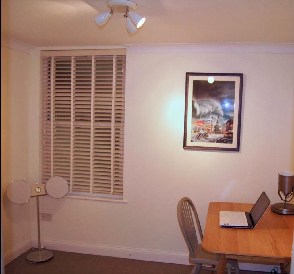 Photograph 8