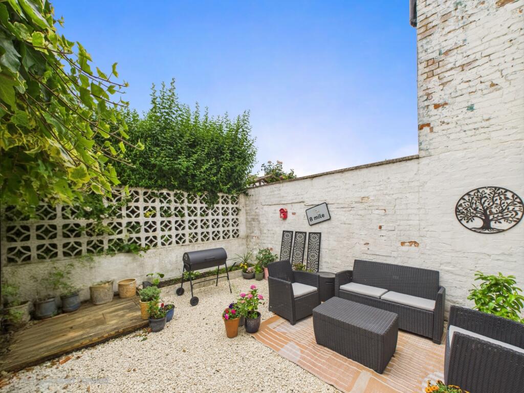 CAM02313G0-PR0087-STILL001(1)(1)(1)(1)