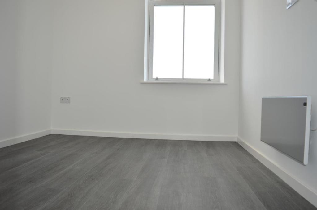 9 Shibdon Grange Bedroom 1.JPG