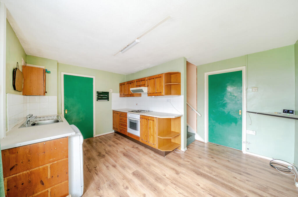 1364718-3-68ee429...