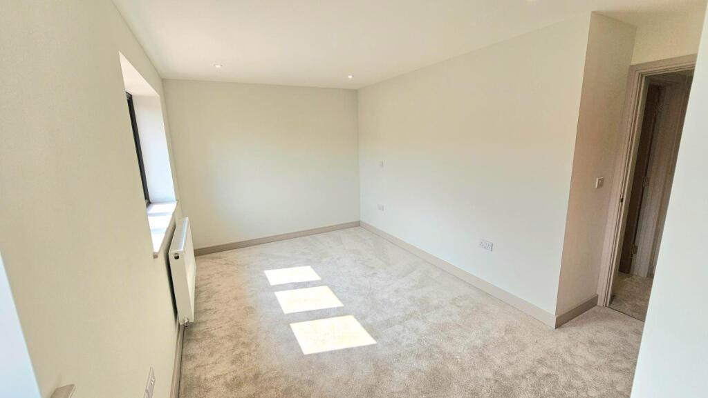 10 Magnum Plum Way bed 3.jpg