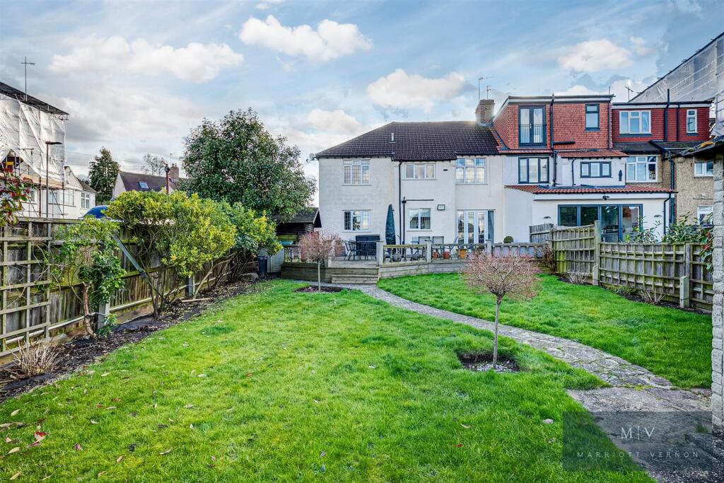 Linden Leas 2 MV-20.jpg