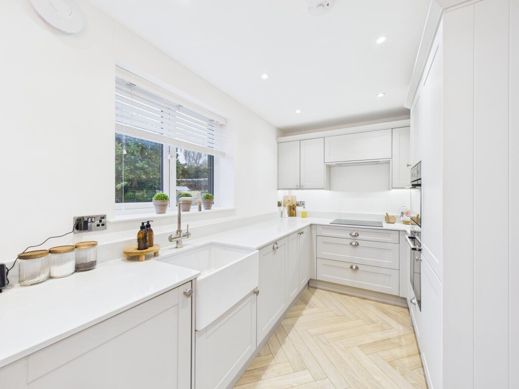 CAM04825G0-PR0226-STILL006