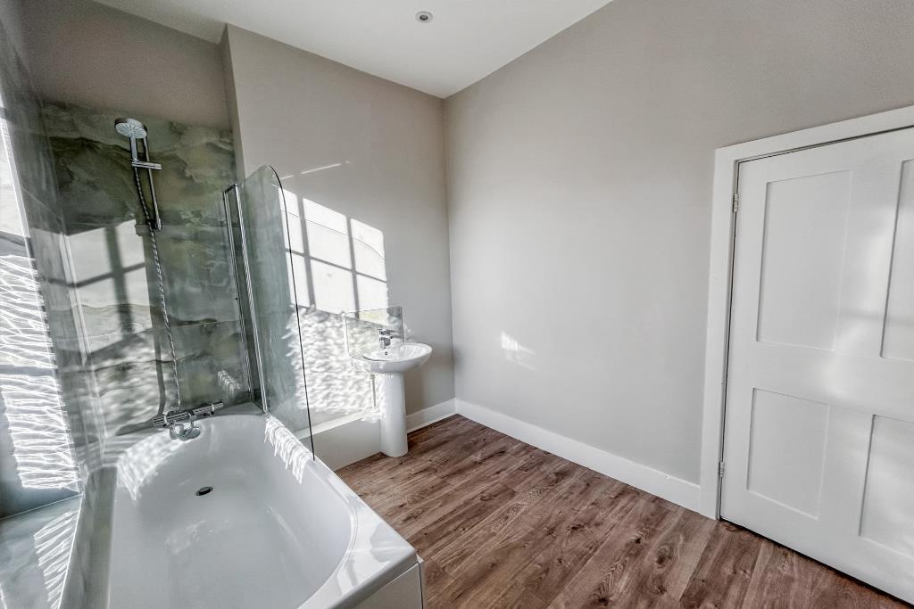 bath2 (Portal Size).jpg