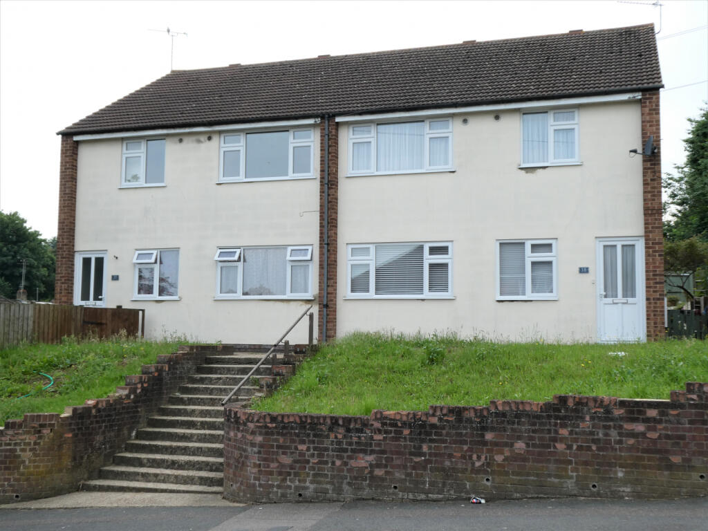 2 bedroom Maisonette for rent