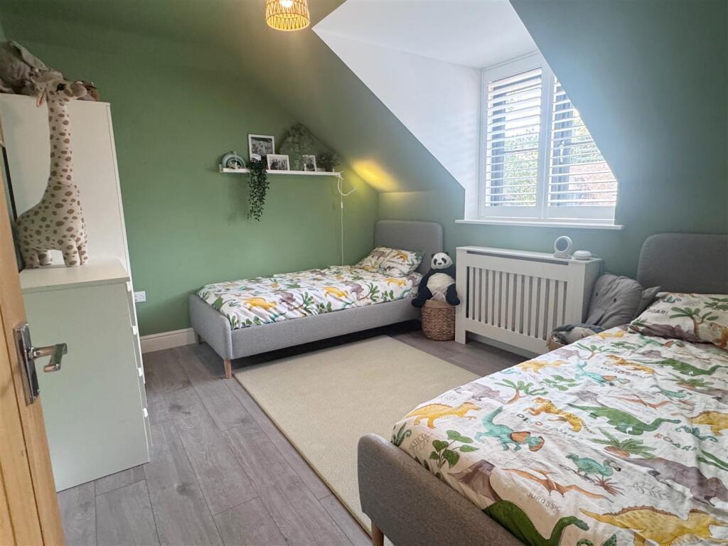 Bed 3.JPG