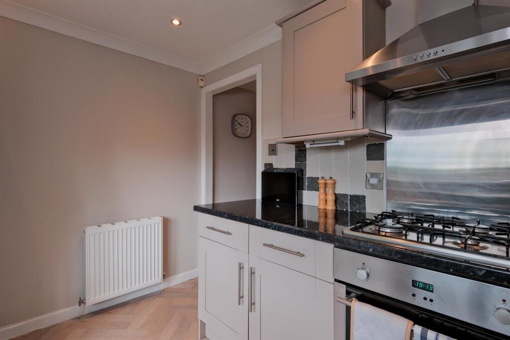 017-32 Currieside Place, Shotts, ML7 4AL.jpg