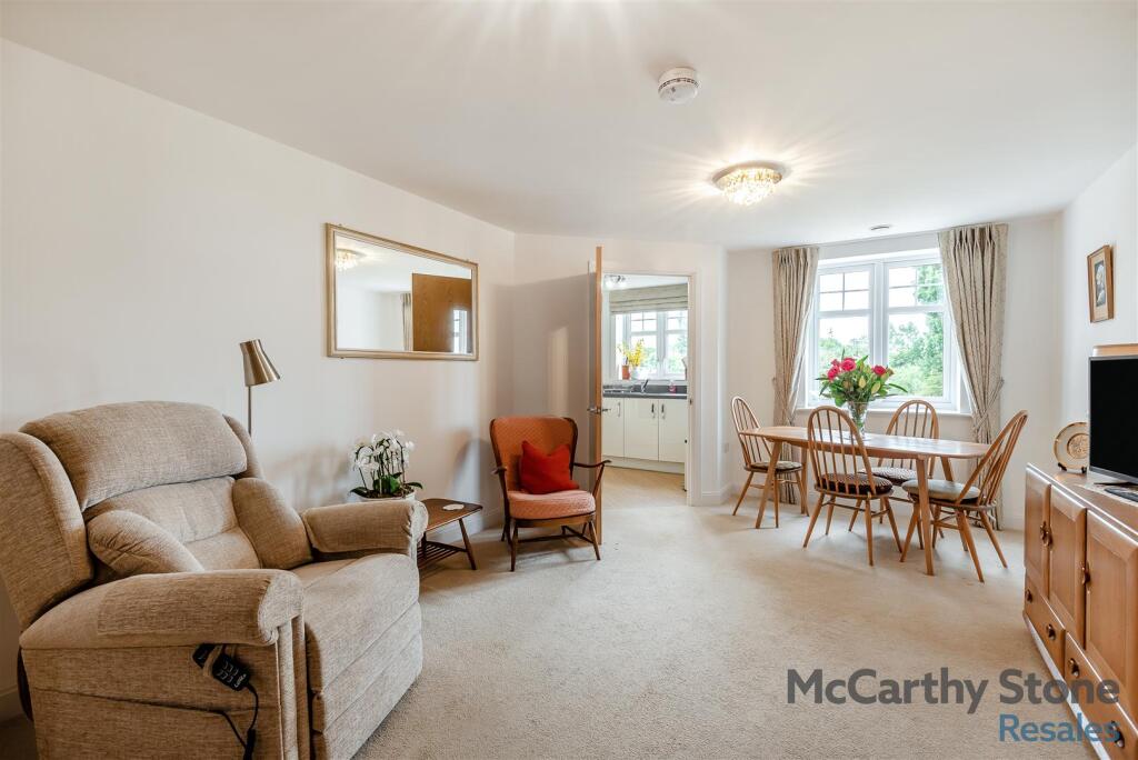 8656763-interior13.jpg
