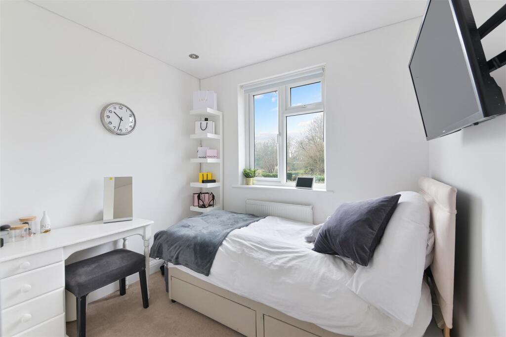 CHIPSTEAD WAY,42- (5).jpg