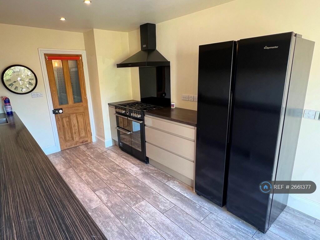 Kitchen 4