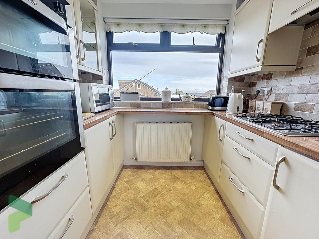 Fitted kitchen 