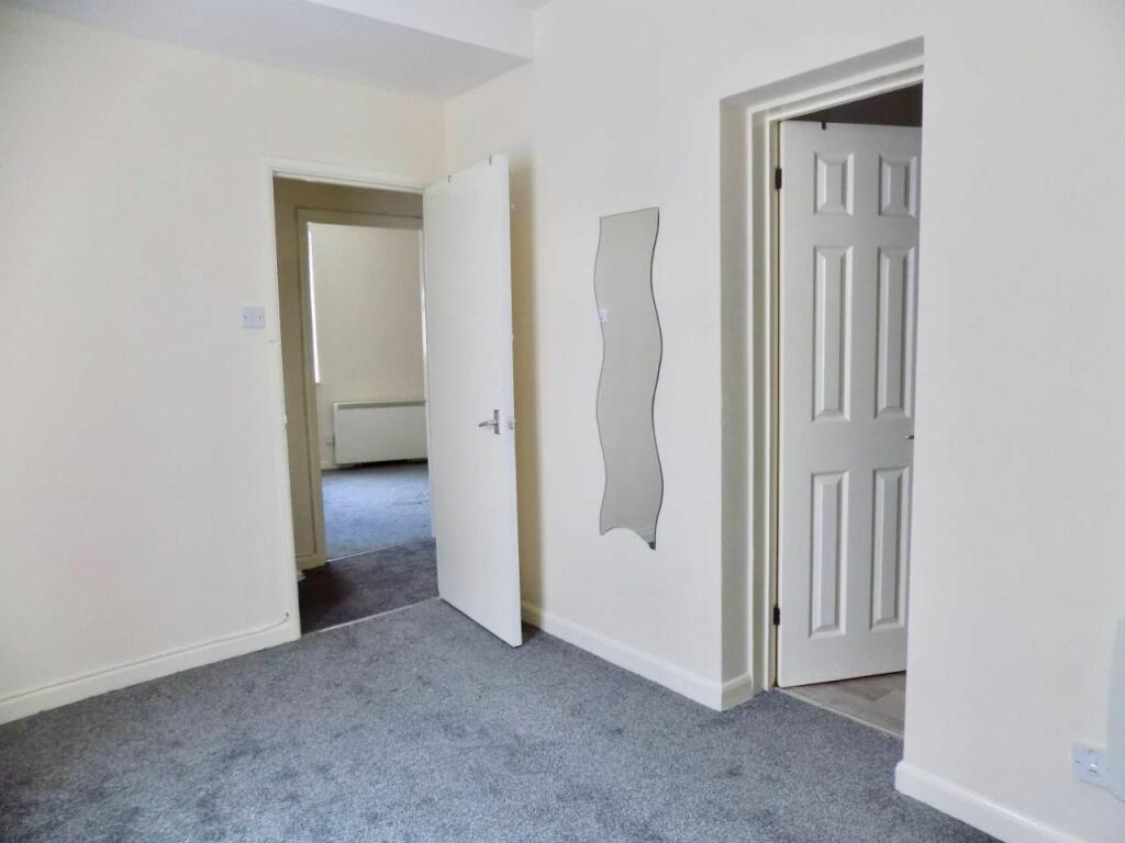 FLAT 1