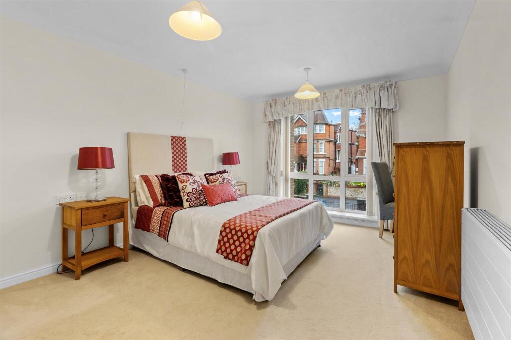 bedroom.jpg