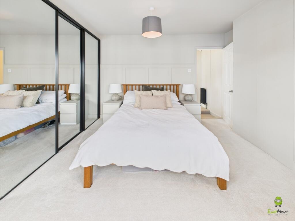 CAM03418G0-PR0191-STILL021