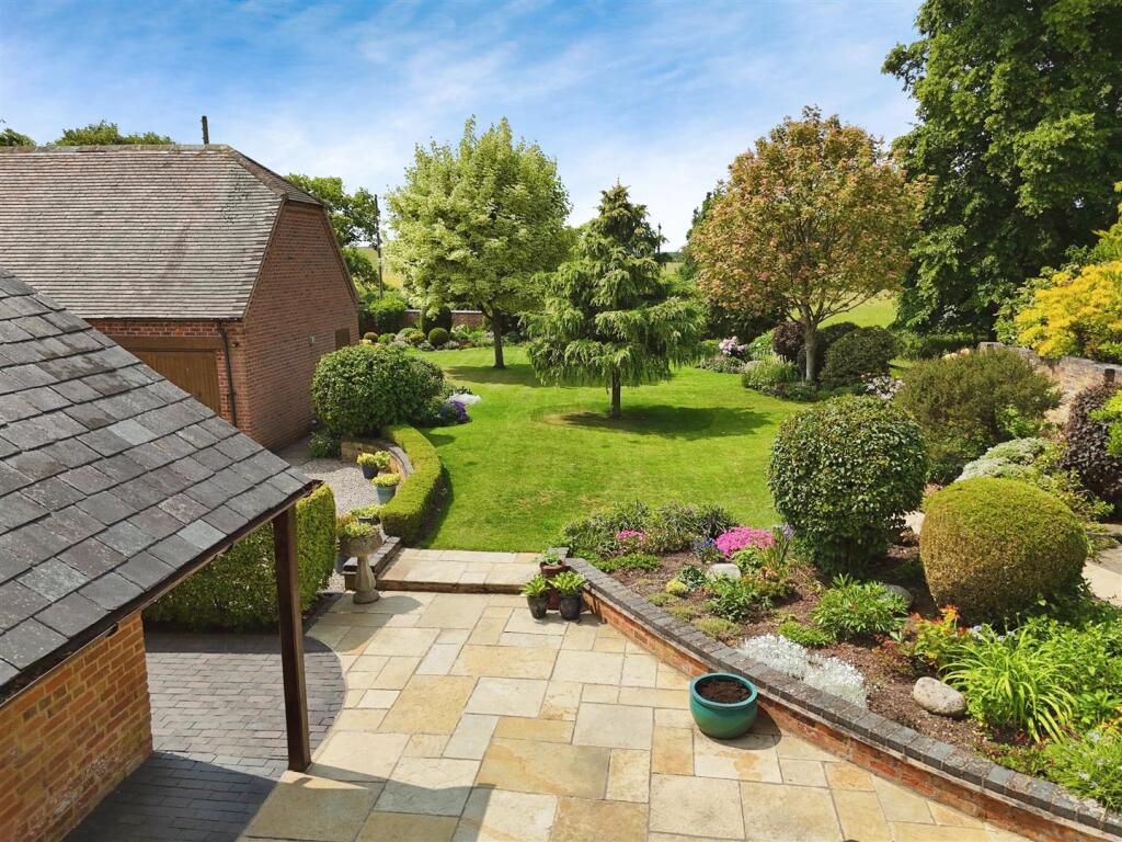 4a98df53--4907-AB73-7DCAE96CE651-66306-0000156FD93