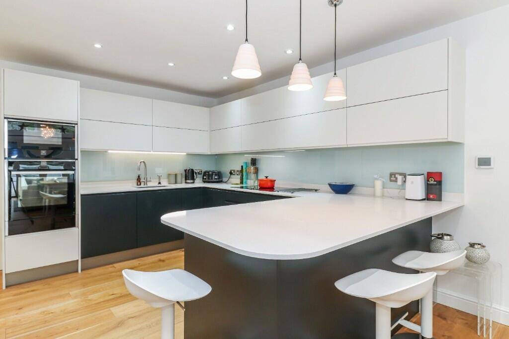 Kitchen/breakfast rm